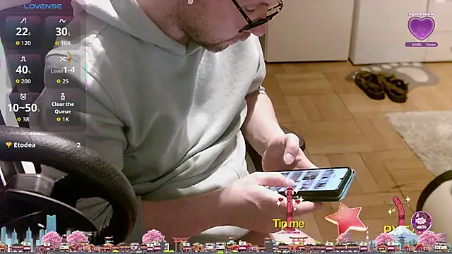 larsgessner30 online show from April 6, 12:07 am