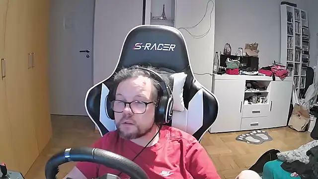 larsgessner30 online show from October 28, 9:39 pm