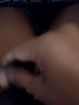 Snapshot of SexyMama_boy chatting on December 12, 9:19 am SexyMama boy online show from December 12, 9:19 am