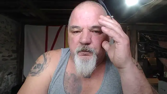 Newfiesausage1972 online show from March 14, 6:26 pm