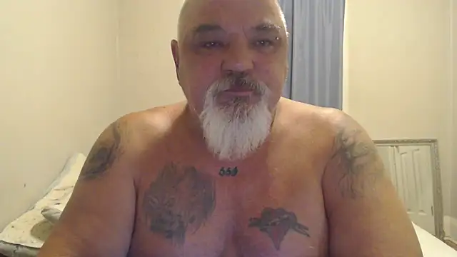 Snapshot of Newfiesausage1972 chatting on October 21, 11:29 pm Newfiesausage1972 online show from October 21, 11:29 pm