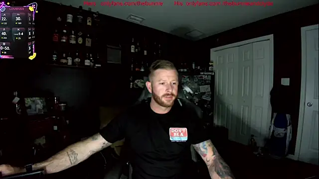 chillinthemosttt online show from October 10, 3:44 am