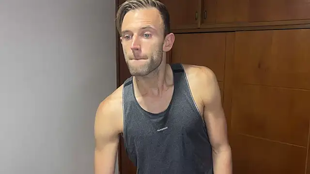 aquilesmade online show from December 3, 12:00 am