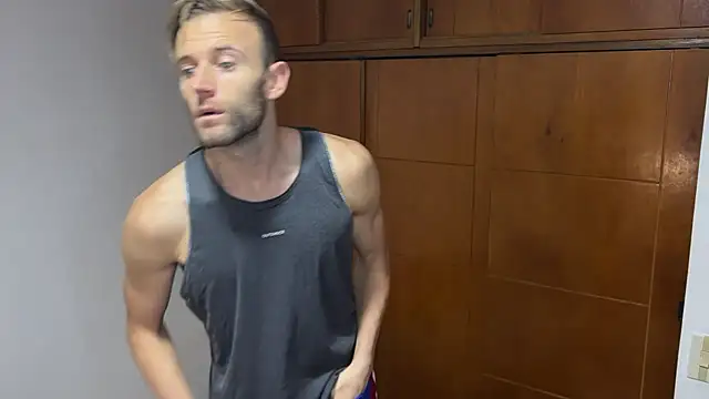 aquilesmade online show from December 29, 4:19 pm