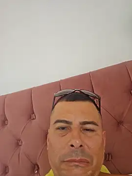 Vini 09 online show from April 13, 8:20 pm