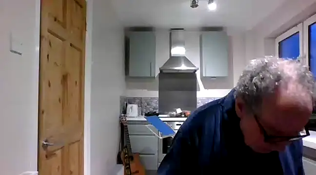 jimmybenido online show from January 27, 5:15 pm