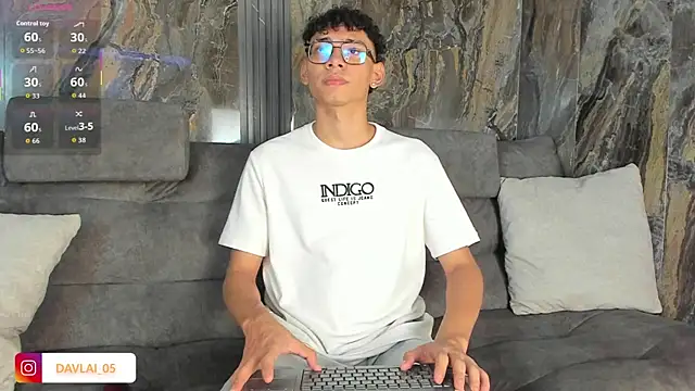 Daviid laidd online show from November 19, 9:03 pm