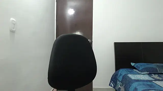 dimitriquiet05 online show from December 12, 3:32 am