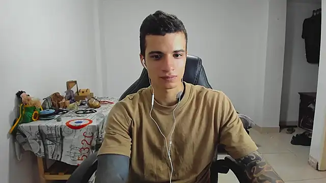 Snapshot of Balo_lovers chatting on January 18, 2:33 pm Balo lovers online show from January 18, 2:33 pm