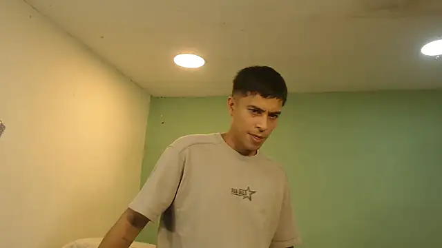 danielitopapuu online show from July 1, 1:39 am