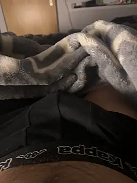 Snapshot of kevinxrcmk18 chatting on November 1, 9:19 pm kevinxrcmk18 online show from November 1, 9:19 pm