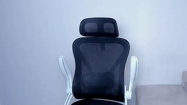 laurent nova online show from November 23, 6:41 pm