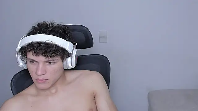 laurent nova online show from October 11, 7:12 am