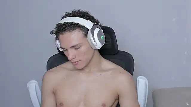 laurent nova online show from October 23, 7:06 pm