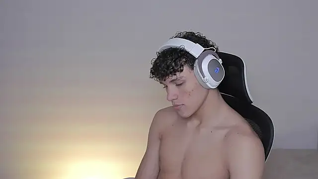 laurent nova online show from October 7, 6:39 am