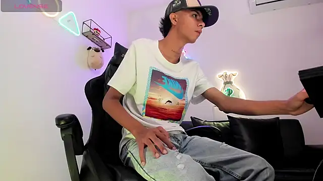 dikey 62 online show from December 6, 8:51 pm