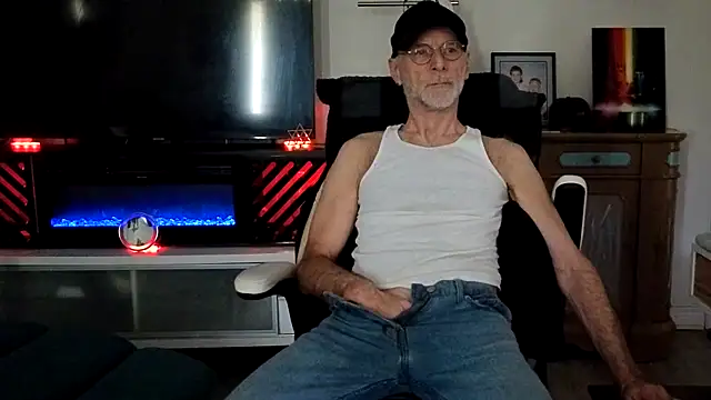 Towndude123 online show from May 7, 3:23 pm