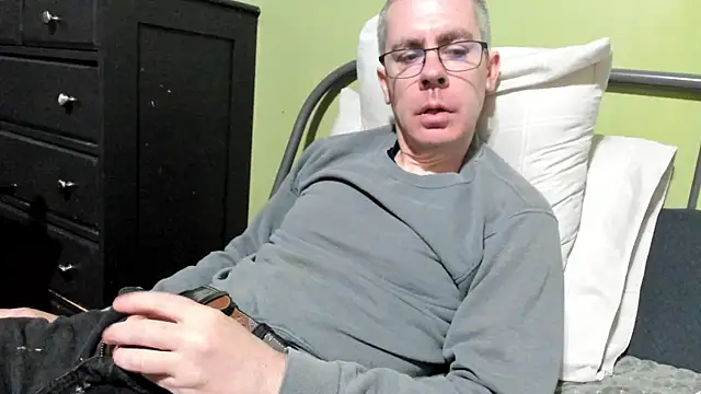 Snapshot of ImportantEquator0 chatting on September 21, 2:39 pm ImportantEquator0 online show from September 21, 2:39 pm