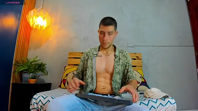 french sexx online show from December 8, 7:11 pm