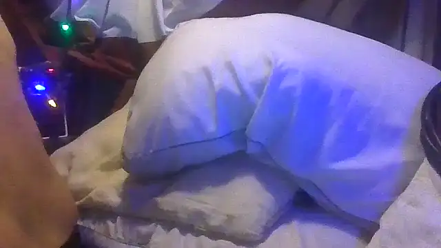 Manwhorxxlcock online show from December 14, 4:19 am