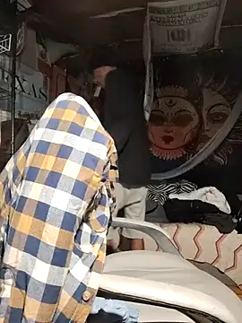 Gillygilly76 online show from October 31, 9:12 am