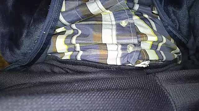 Snapshot of hidenyan02 chatting on December 12, 5:04 pm hidenyan02 online show from December 12, 5:04 pm