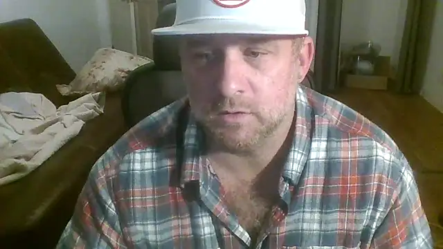 poundyouout69 online show from February 15, 5:46 am