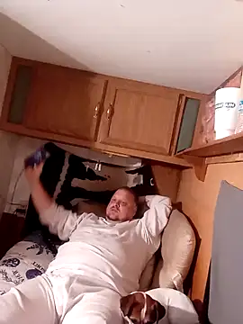 Snapshot of tjmacksjr chatting on March 20, 3:23 am tjmacksjr online show from March 20, 3:23 am