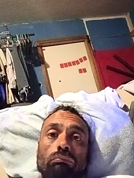 C8L3U online show from April 24, 3:09 am