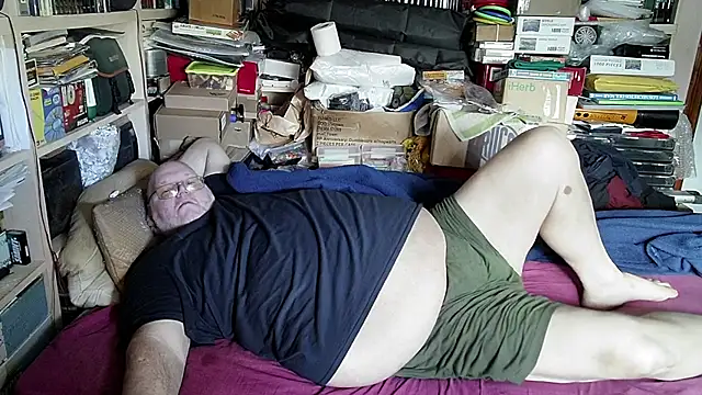 Snapshot of hadeszeuss2 chatting on January 28, 2:31 pm hadeszeuss2 online show from January 28, 2:31 pm