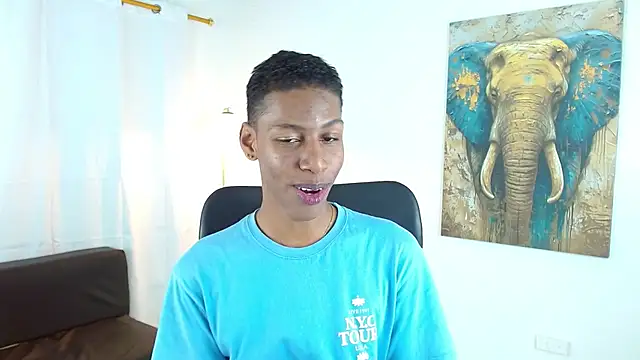 maiki18  online show from December 1, 8:56 pm