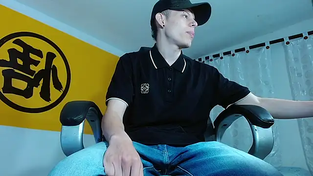 Snapshot of Matthew_Boy_ chatting on February 22, 1:12 pm Matthew Boy  online show from February 22, 1:12 pm