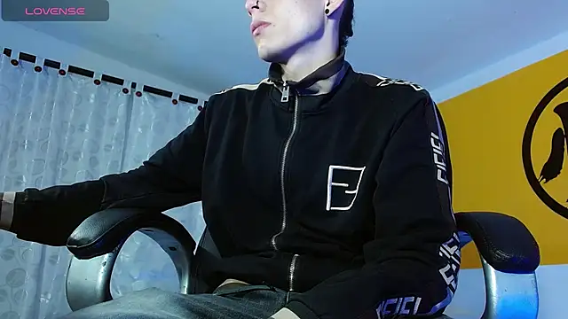 Snapshot of Matthew_Boy_ chatting on February 11, 3:50 am Matthew Boy  online show from February 11, 3:50 am