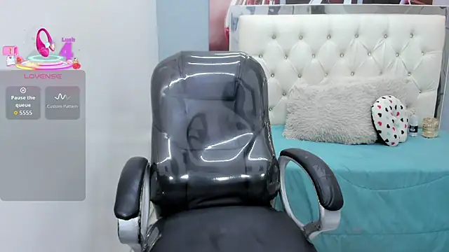 Noha scott online show from April 10, 10:50 pm