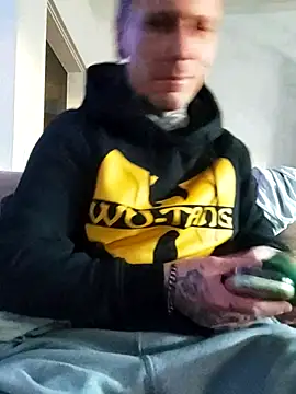 Snapshot of Schabernack1990 chatting on February 11, 8:37 am Schabernack1990 online show from February 11, 8:37 am