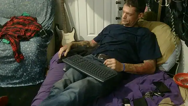 TheOneYouLove69 online show from February 13, 11:10 pm