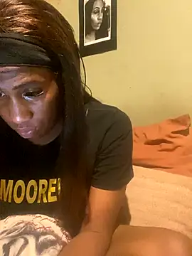 Moorella1 online show from November 17, 4:32 pm