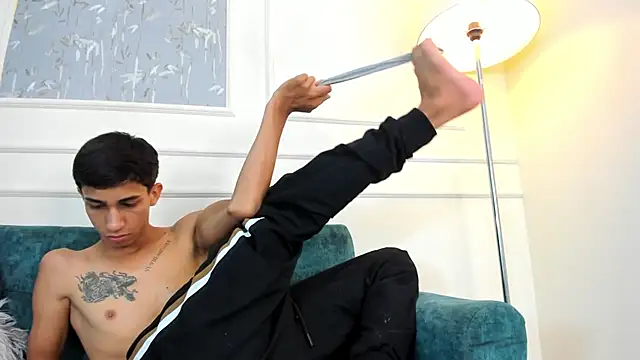 Lucian Davi online show from October 15, 4:36 pm