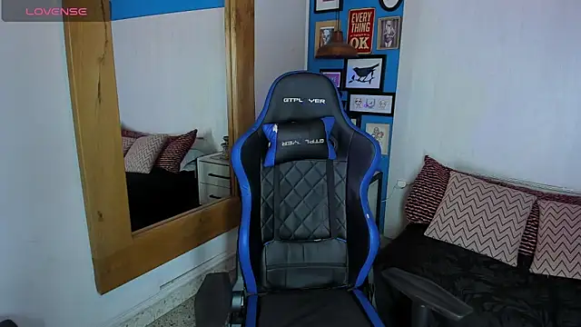 VladHellsing4 online show from March 7, 1:07 pm