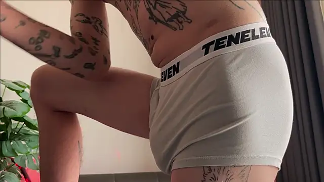 anahori  simon online show from April 18, 1:07 am