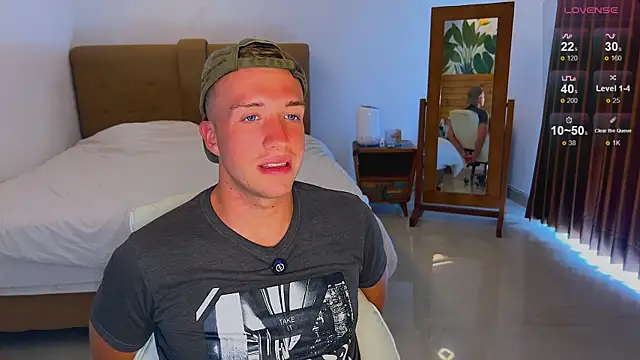 Snapshot of tommy_cumfinger chatting on September 20, 4:34 am tommy cumfinger online show from September 20, 4:34 am