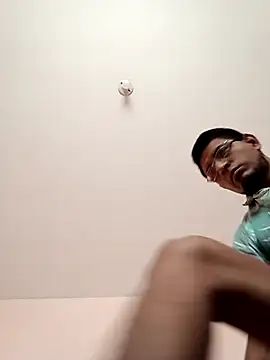 ale3J4a online show from January 6, 5:27 pm