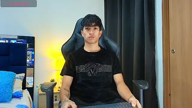  CamiloBass online show from April 19, 1:16 am