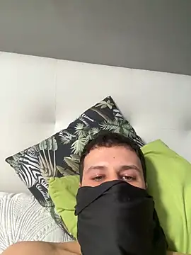 Snapshot of yayaya55598 chatting on December 28, 1:40 pm yayaya55598 online show from December 28, 1:40 pm