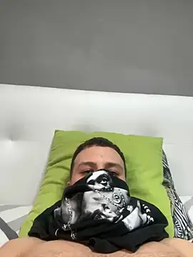 Snapshot of yayaya55598 chatting on January 19, 4:36 pm yayaya55598 online show from January 19, 4:36 pm