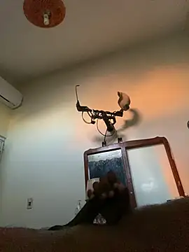 Snapshot of anubi0880 chatting on December 8, 11:24 am anubi0880 online show from December 8, 11:24 am