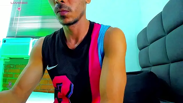 steven hott8 online show from March 27, 6:31 pm