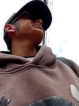 Snapshot of Cuervo_maniaco chatting on February 13, 3:56 pm Cuervo maniaco online show from February 13, 3:56 pm