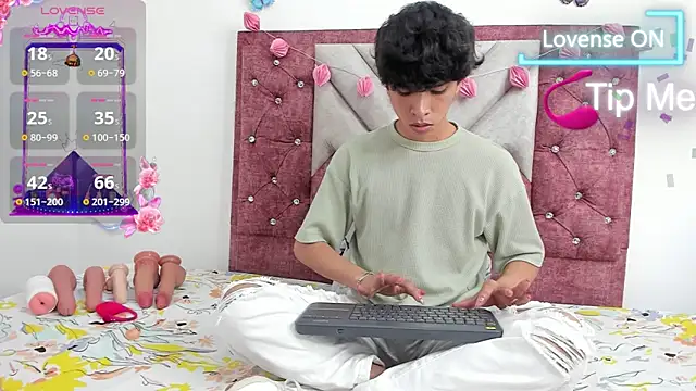 Santy carrington online show from March 3, 8:18 pm