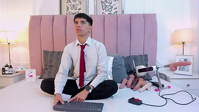 Santy carrington online show from March 5, 8:05 pm